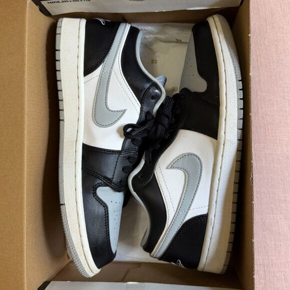 Nike Air Jordan 1 Low Black/Light Smoke Grey/White - Picture 1 of 5